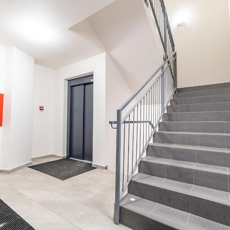 Brand New Studio Apartment # 42 In Brand New Building With Free Parking In The Center Praha Bagian luar foto