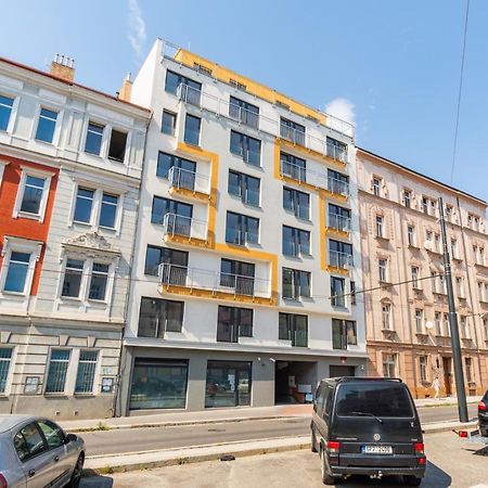 Brand New Studio Apartment # 42 In Brand New Building With Free Parking In The Center Praha Bagian luar foto