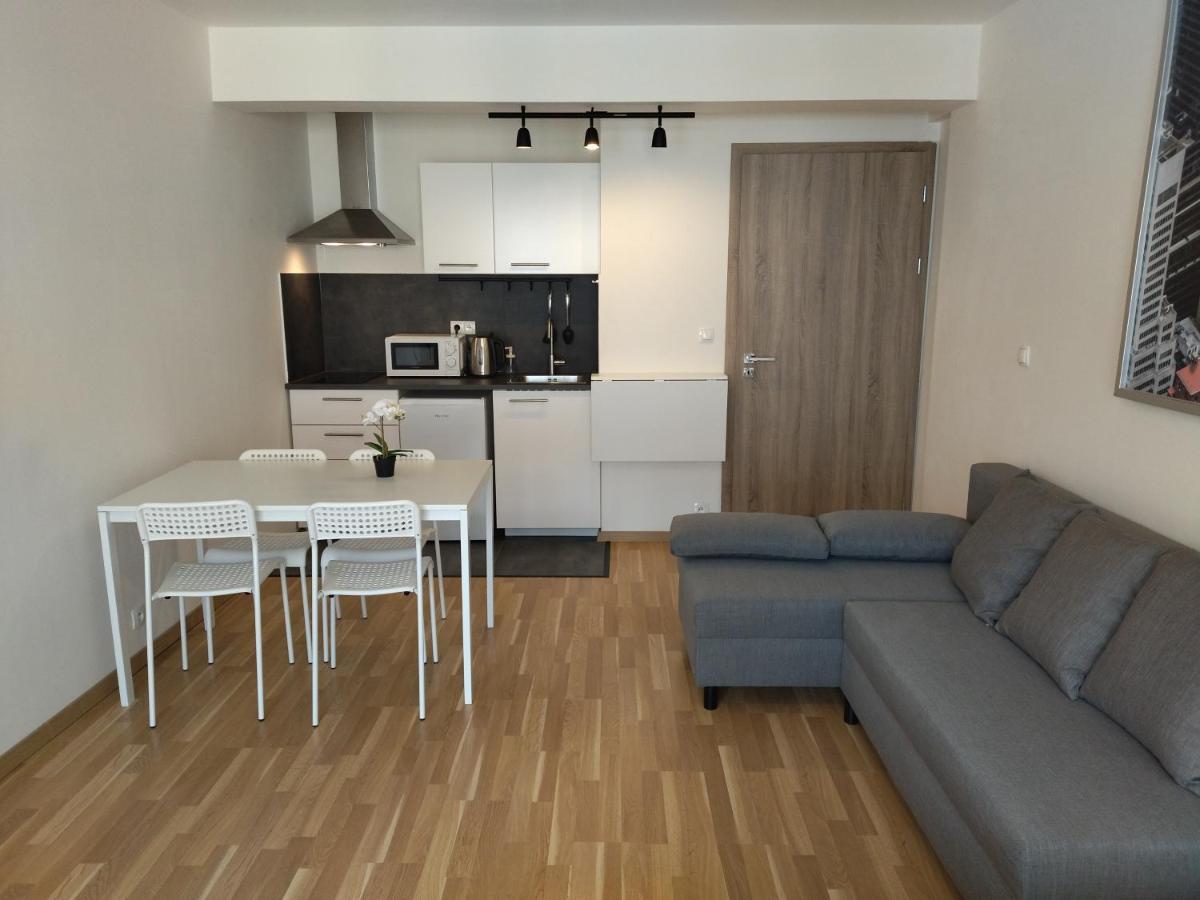 Brand New Studio Apartment # 42 In Brand New Building With Free Parking In The Center Praha Bagian luar foto