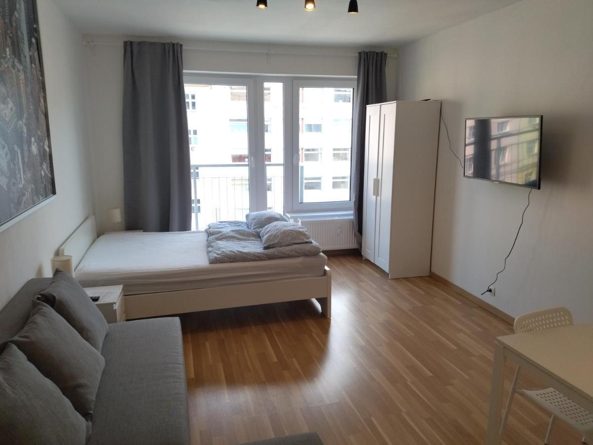 Brand New Studio Apartment # 42 In Brand New Building With Free Parking In The Center Praha Bagian luar foto